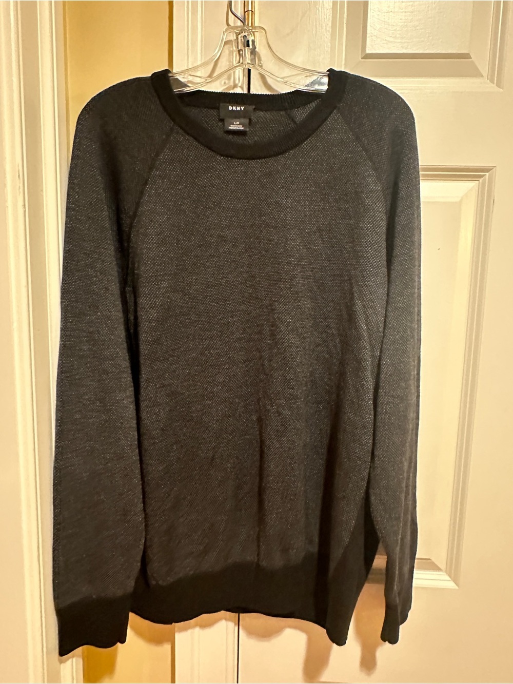 DKNY Men’s Large Charcoal Gray Black Crewneck Sweater